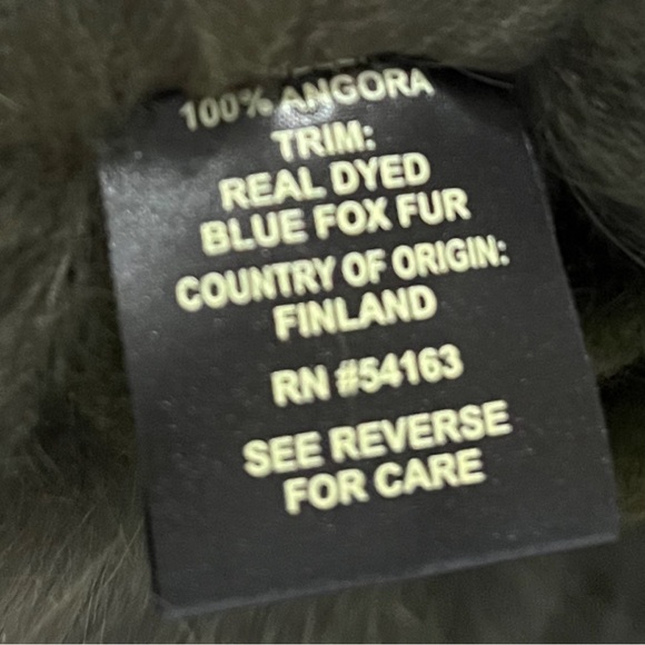 St. John Angora Cape lined with Fox Fur - Picture 6 of 6